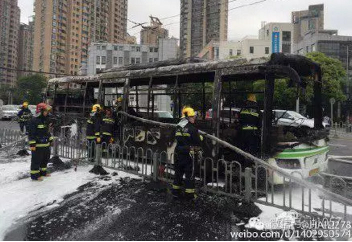 bus-explodes-in-shanghai-3_meitu_1.jpg