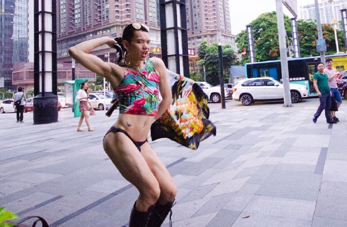 WATCH: Scantily Clad Man Takes Shenzhen by Storm