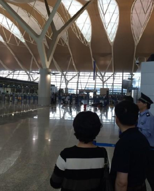 BREAKING: Explosion at Shanghai Pudong Airport's T2