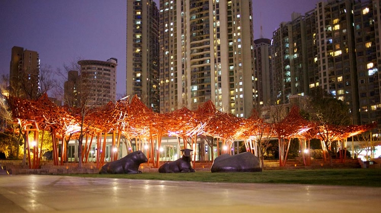 Jingan International Sculpture Park (Arne Quinze: Red Beacon)