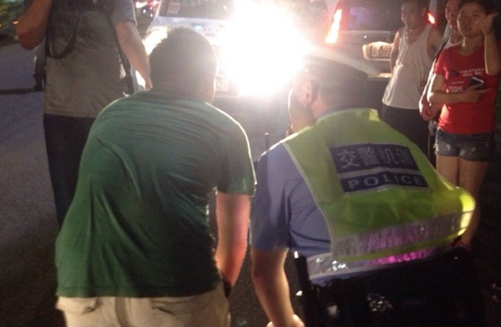 Shenzhen Police Force High Beam Drivers to Stare at Lights