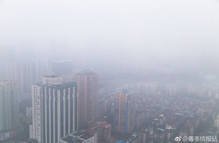 Dense-Fog-Engulfs-Guangzhou-10.jpg