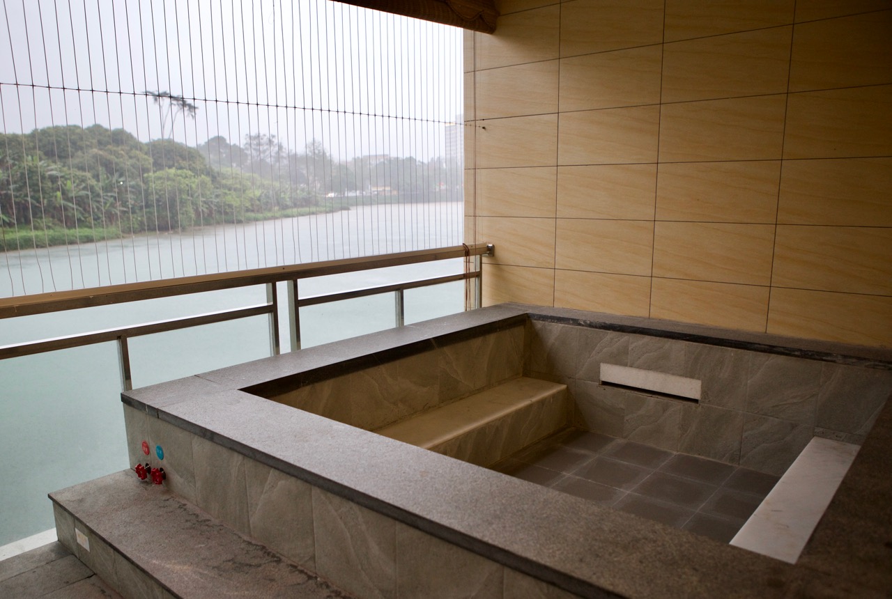hot-spring-bath-two-private-balcony-spacious