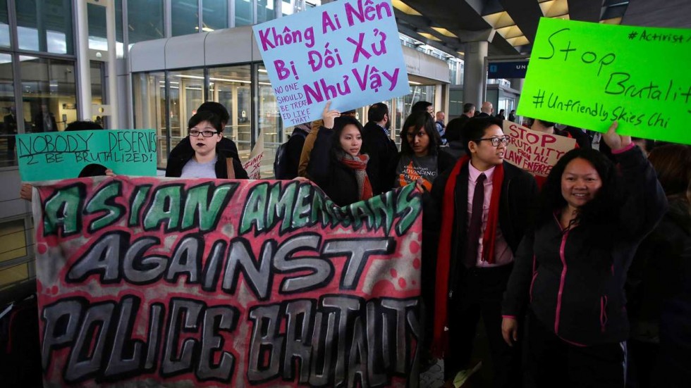 asian-americans-vietnamese-protest-chicago-airport