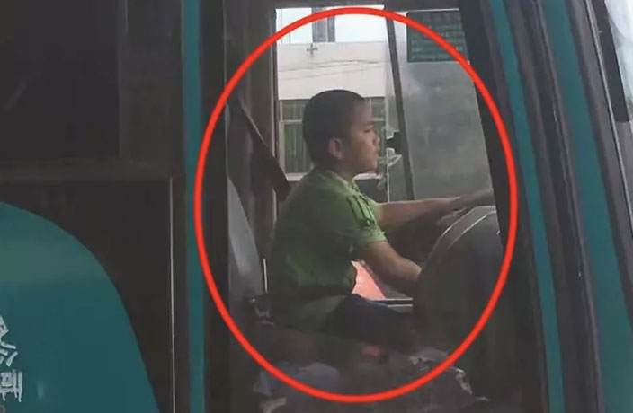 12-Year-Old-Takes-Bus-for-6km-Joyride-in-Guangzhou-13.jpg