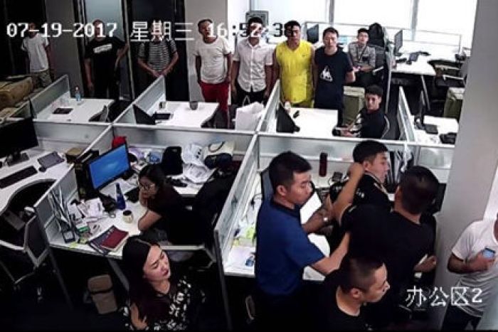 Staff of Aussie Firm Held Hostage in Shanghai Office for 5 Days