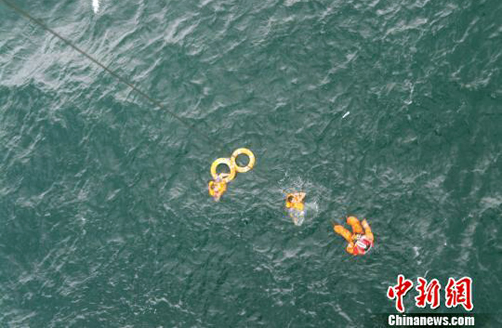 typhoon-ship-rescue-1.jpg