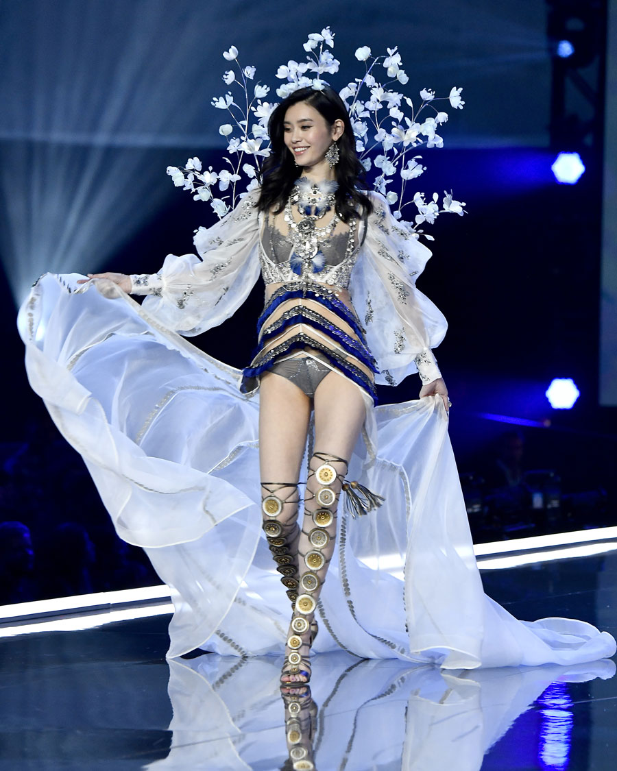 Ming Xi at the Victoria's Secret Fashion Show in Shanghai