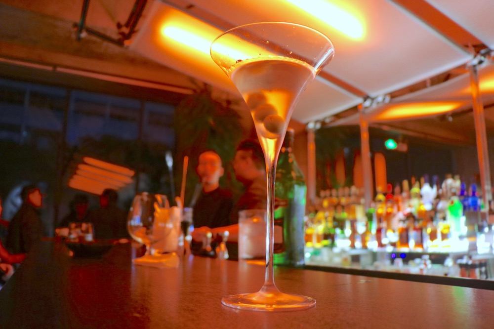 18_1-PRD-SZ-Food-and-Drink-New-Bar-Oil-Club-martini.JPG
