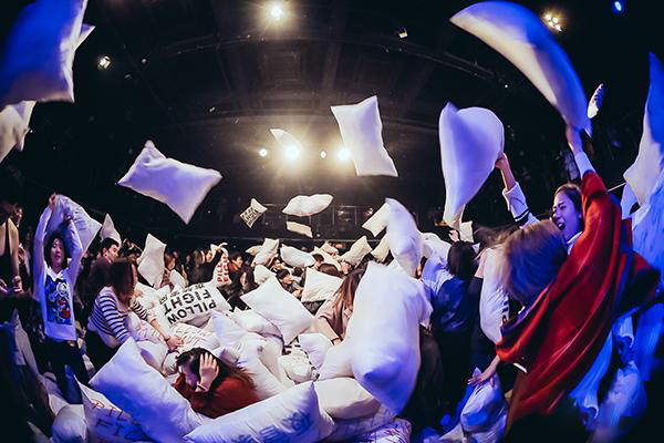 pillow-fight-party.jpg