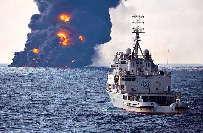 Burning Oil Tanker Sinks Off China Coast, No Hope of Survivors
