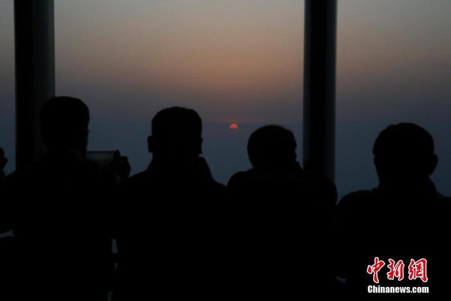 Sunrise in Shanghai smog new year