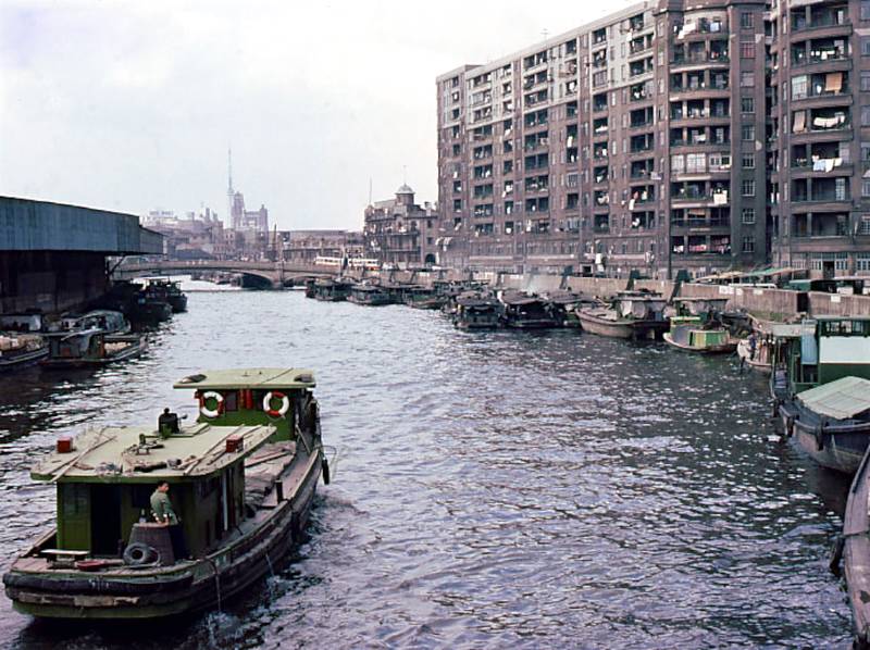 Amazing Photos Capture Everyday Shanghai Life in 1983