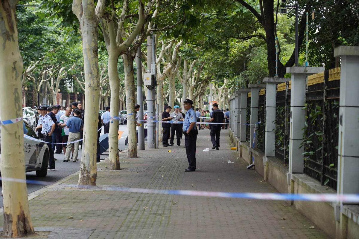 2 Dead as Students Stabbed Outside Shanghai Primary School