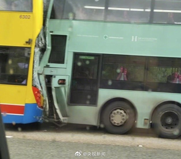 bus-accident.jpg