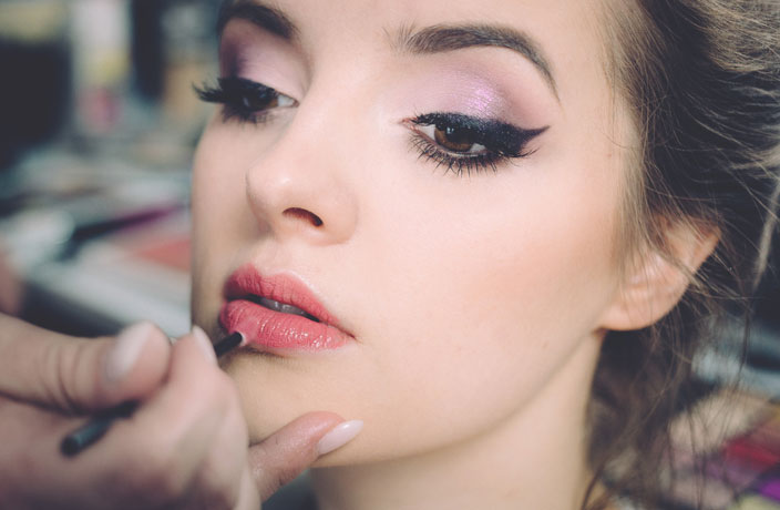 5 Long-Lasting Makeup Items for a Fresh Look This Summer