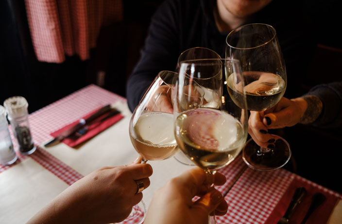 Avoid the Holiday Hangover with These Alcohol-Free Wines