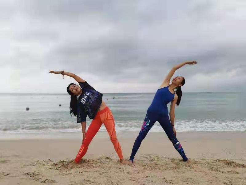 mojo-beach-yoga.jpeg