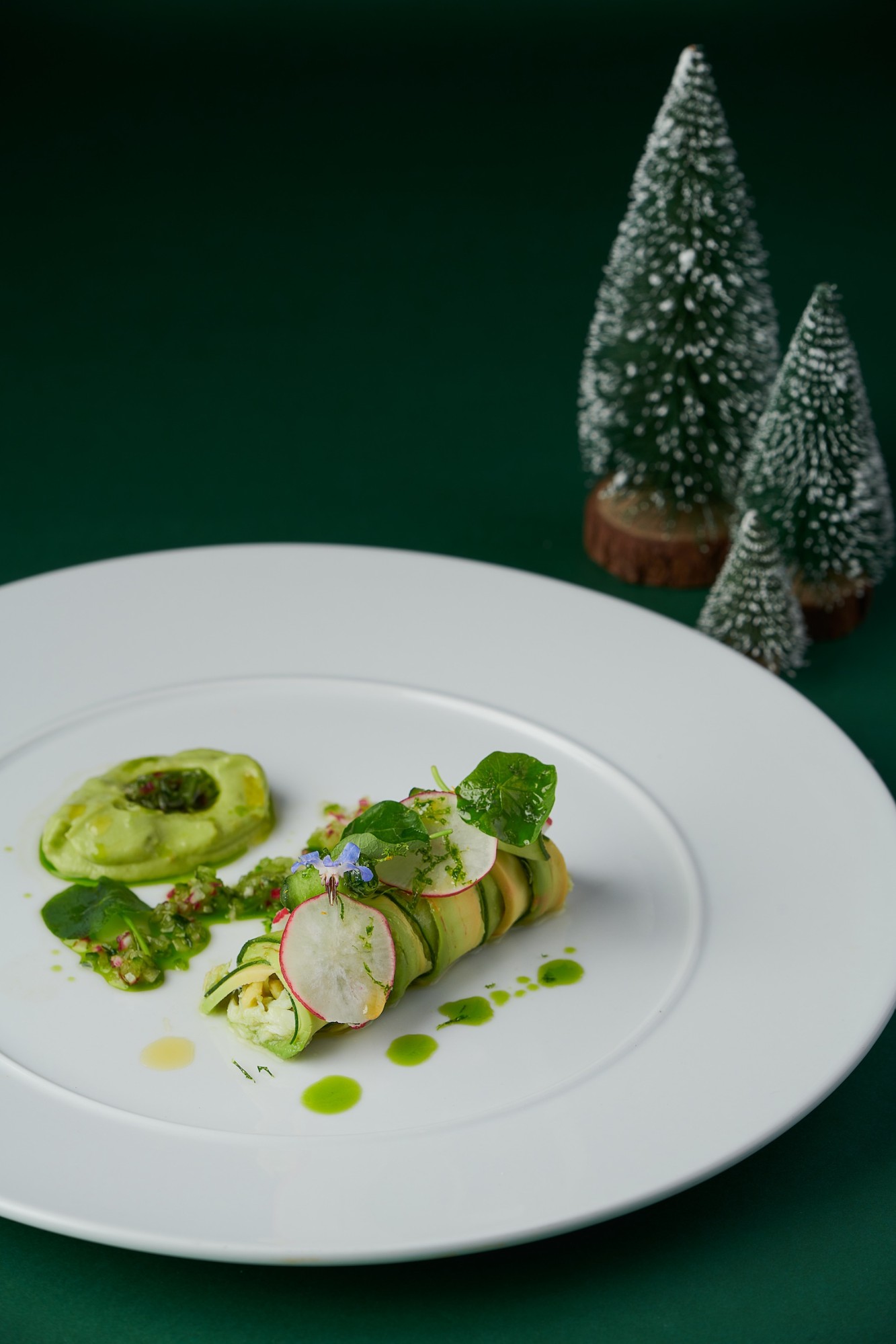 king-crab-lime-avocado-cannelloni-cucumber-and-radish-ginger-sauce_20211115_181435.jpg