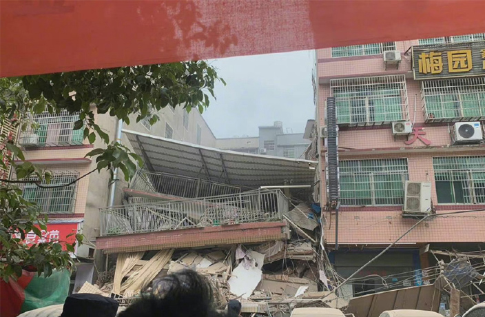 WATCH: Miracle Survivors Rescued from Collapsed Building in Changsha