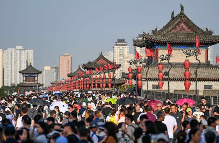 PHOTOS: 274 Million China Trips Taken Over May Holiday