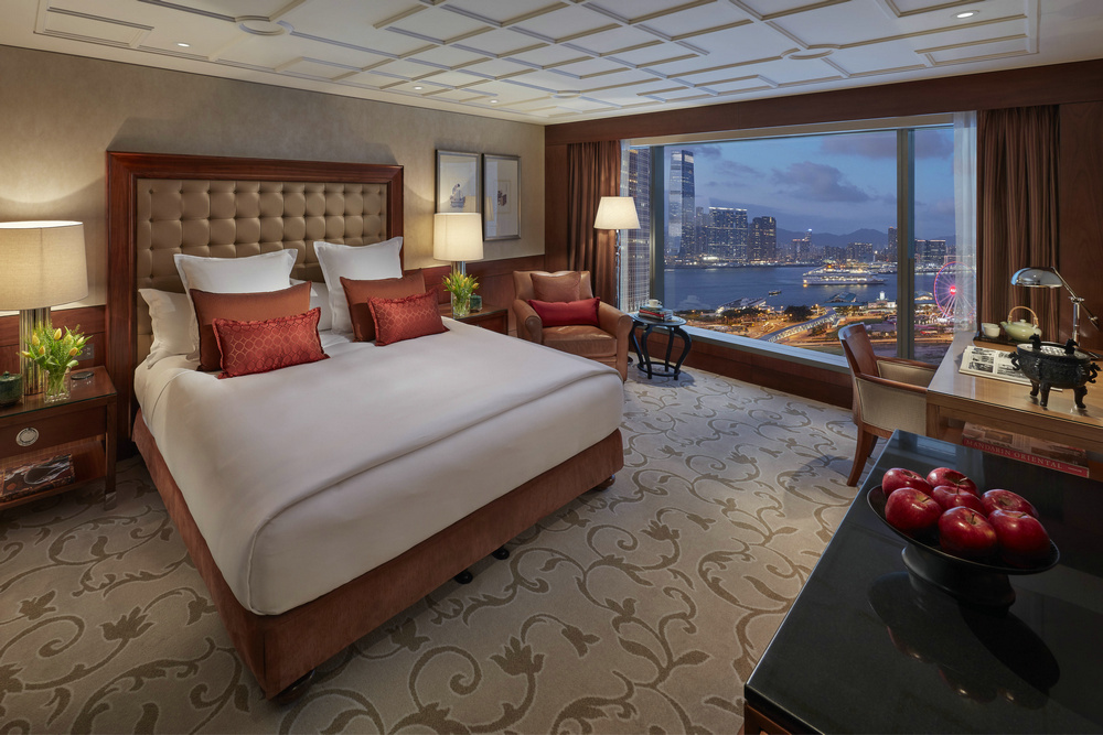 Mandarin-Oriental-Hong-Kong-Hotel-Room-Harbour-View-Taipan-Style.jpg
