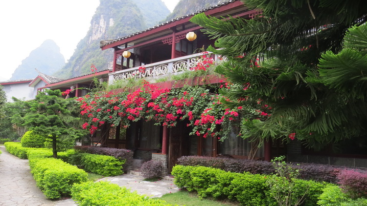 Yangshou Mountain Retreat 
