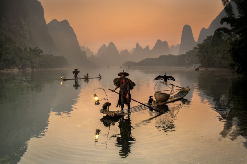 Li river fishermen by The Eng Loe Djatinegoro 