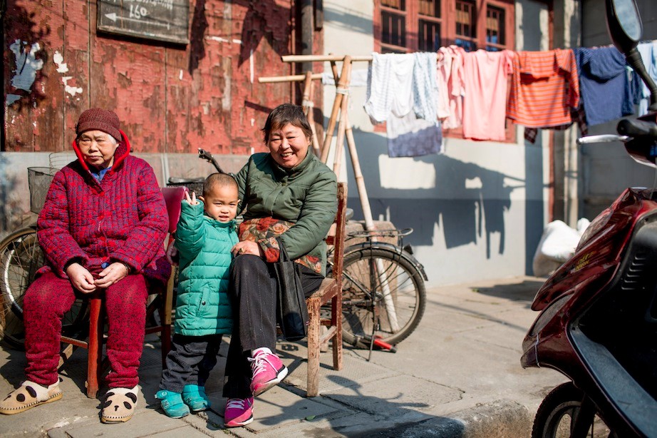 Old Shanghai, Nicky Almasy