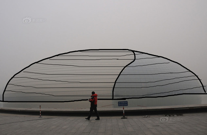 Netizens outline Beijing landmarks against the smog