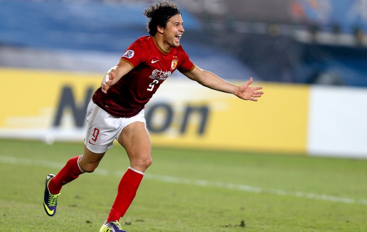 Shanghai SIPG Signs Elkeson