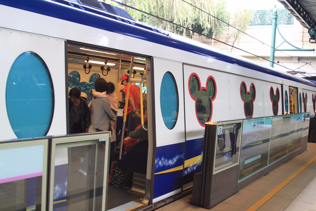 Hong Kong Disneyland Metro