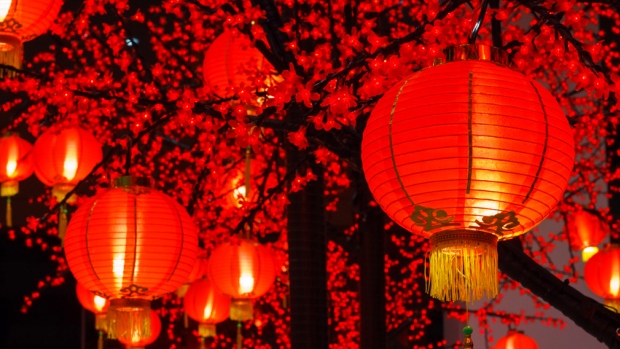 chinese-new-year-red-lanterns.jpg