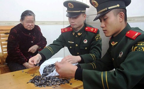 Man Caught Smuggling 9,000 Memory Cards Into China