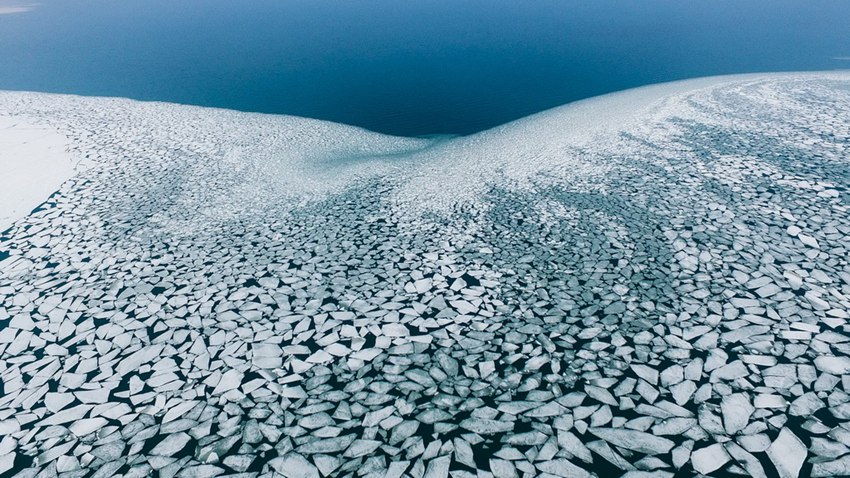PHOTOS: Qinghai Lake Ice Melts, Just in Time for Spring