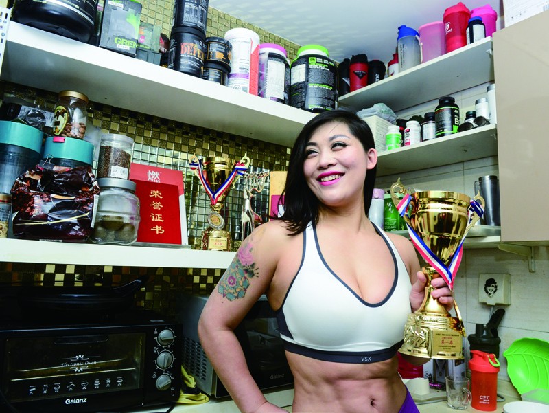 Having gained sponsorship from a supplement brand, she trains for four to five hours a day and can bench press 100kg. 
