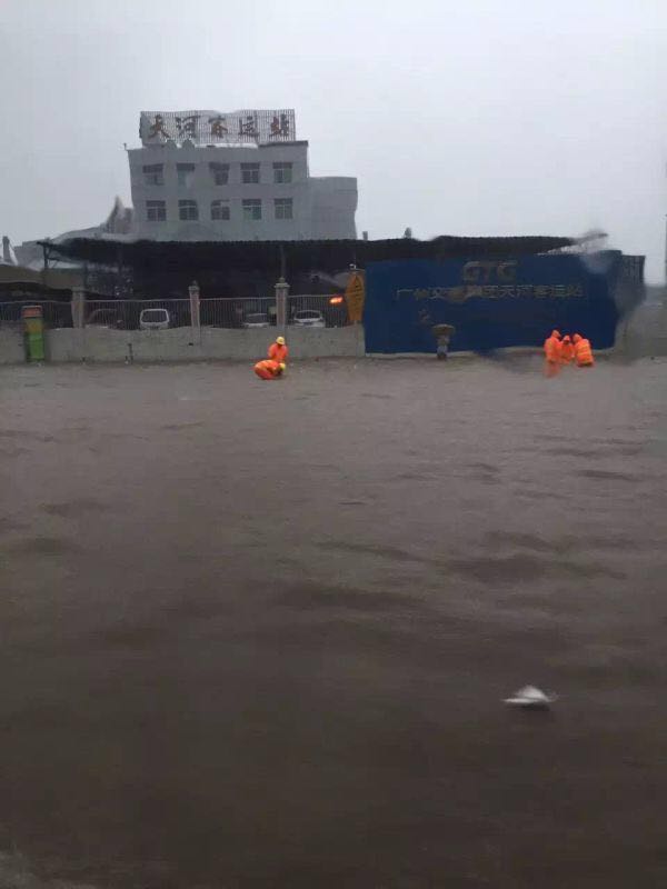 Guangzhou-flooding-10.jpg