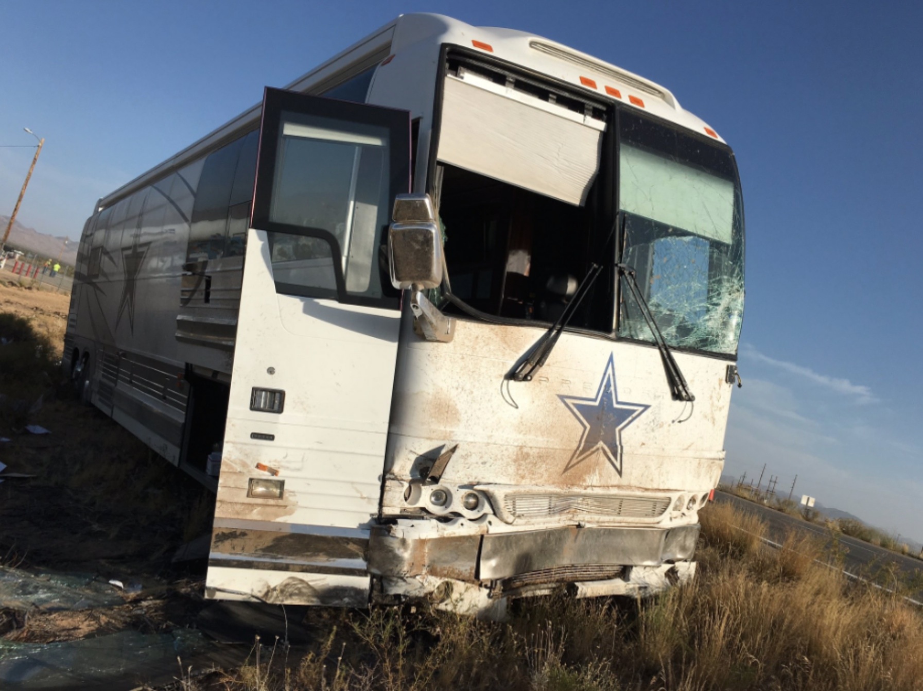 dallas-cowboys-tour-bus