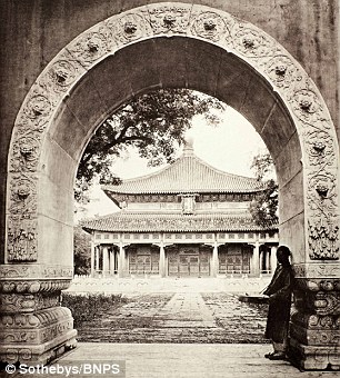 Rare Photos Capture Life in 1800s China