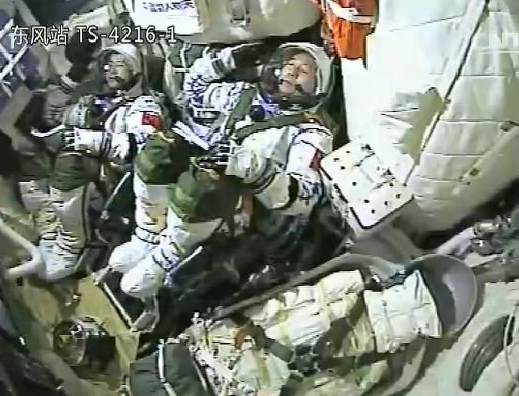 China Successfully Sends 2 Astronauts to Space