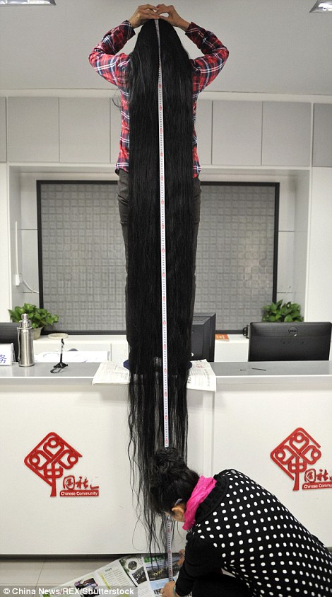 China's Rapunzel Has Insane 11-Foot-Long Hair – 