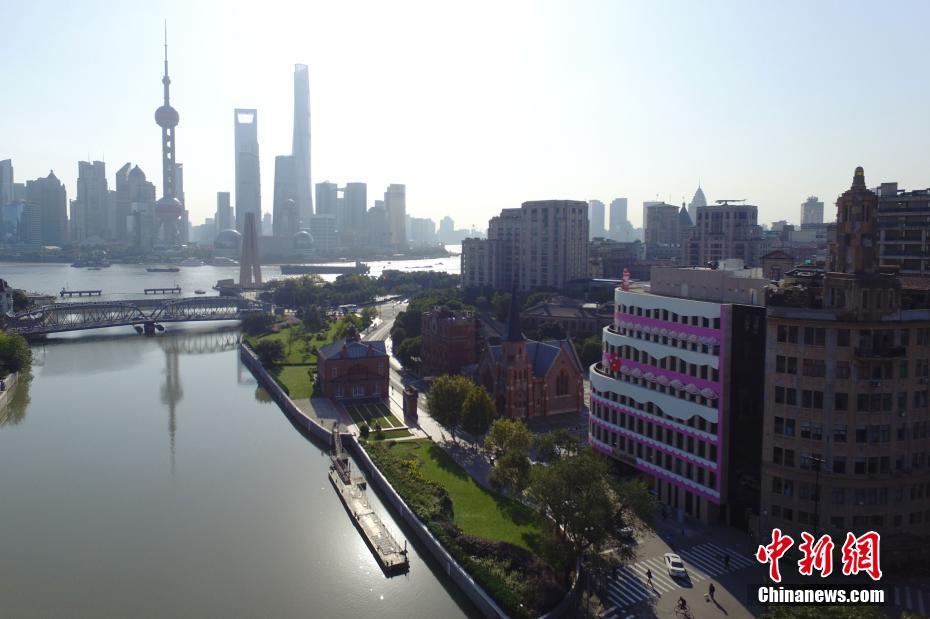 PHOTOS: Shanghai Building Transforms in Strawberry Cake