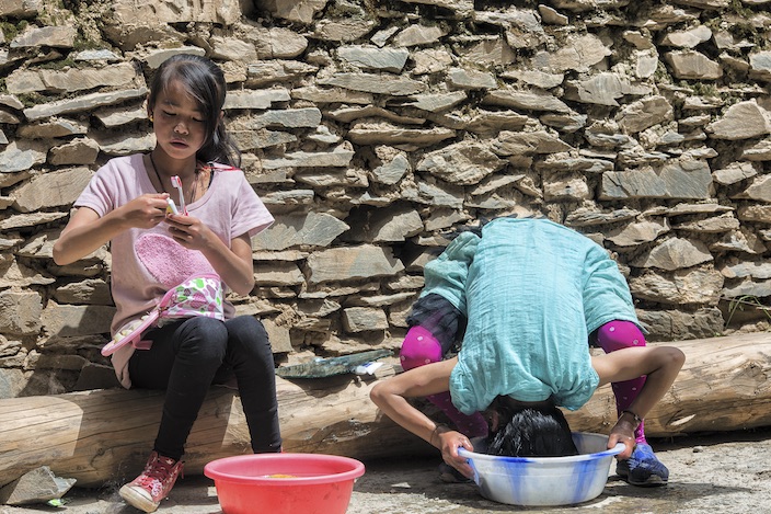 PHOTOS: A Day in the Life of a Tibetan Village in Sichuan