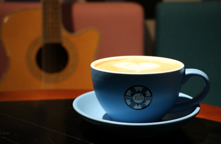 xico-coffee-guitar-dark1.jpg