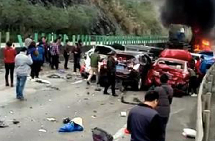 guangdong-car-accident-jan-14-2017-1.jpg