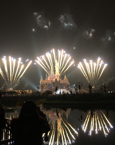 New Year fireworks at Shanghai Disneyland