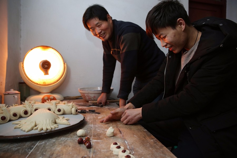 Chinese Man's Intricate Steamed Buns are a Work of Art