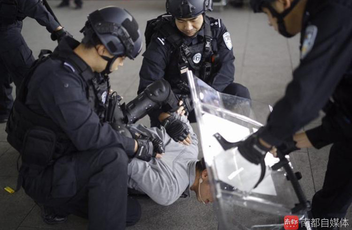 terrorism-drill-guangzhou-south-station-4.jpg