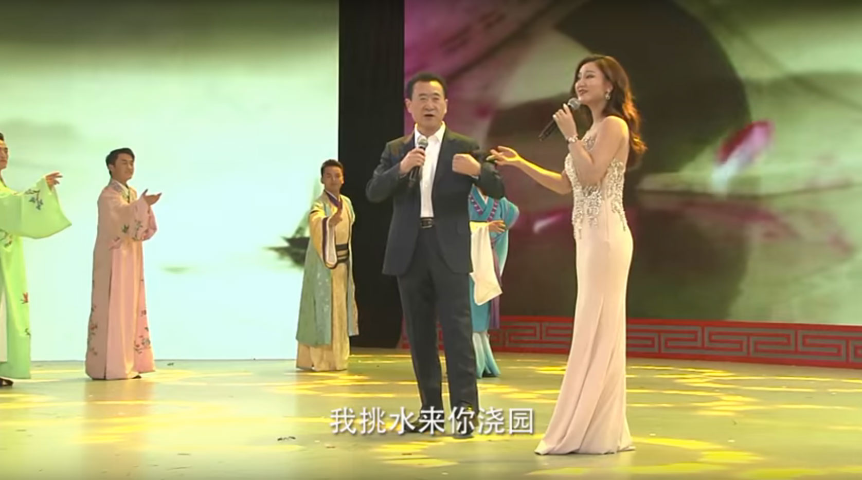 WATCH: Wang Jianlin Sings Heart Out at Wanda CNY Party