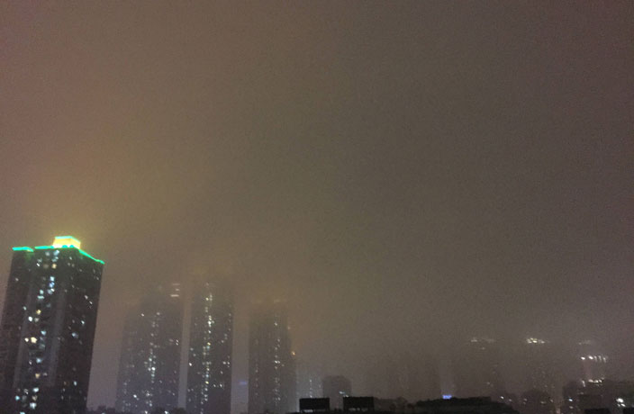 Dense-Fog-Engulfs-Guangzhou-1.jpg